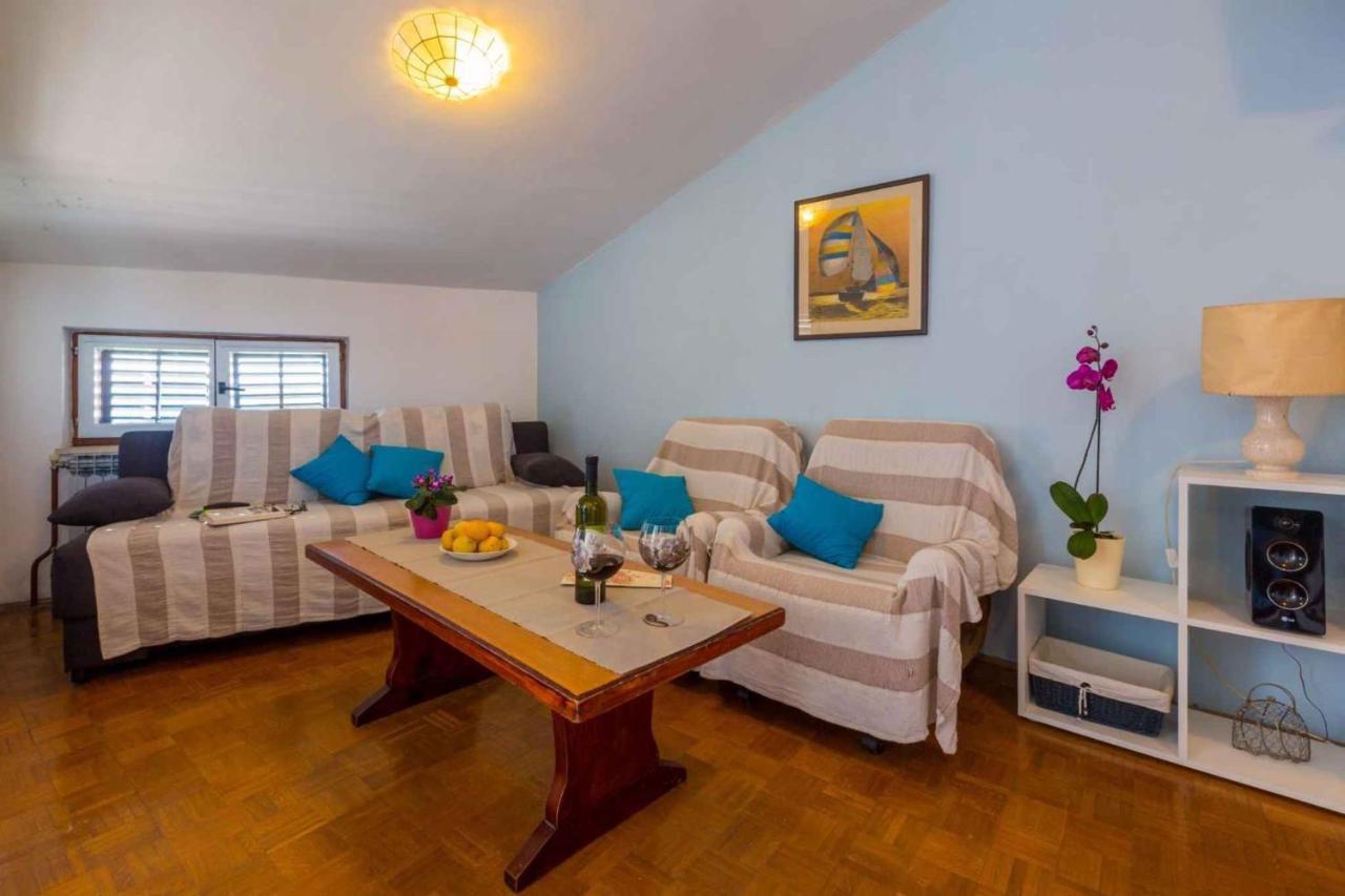 Apartment In Crikvenica 5600 Exterior foto