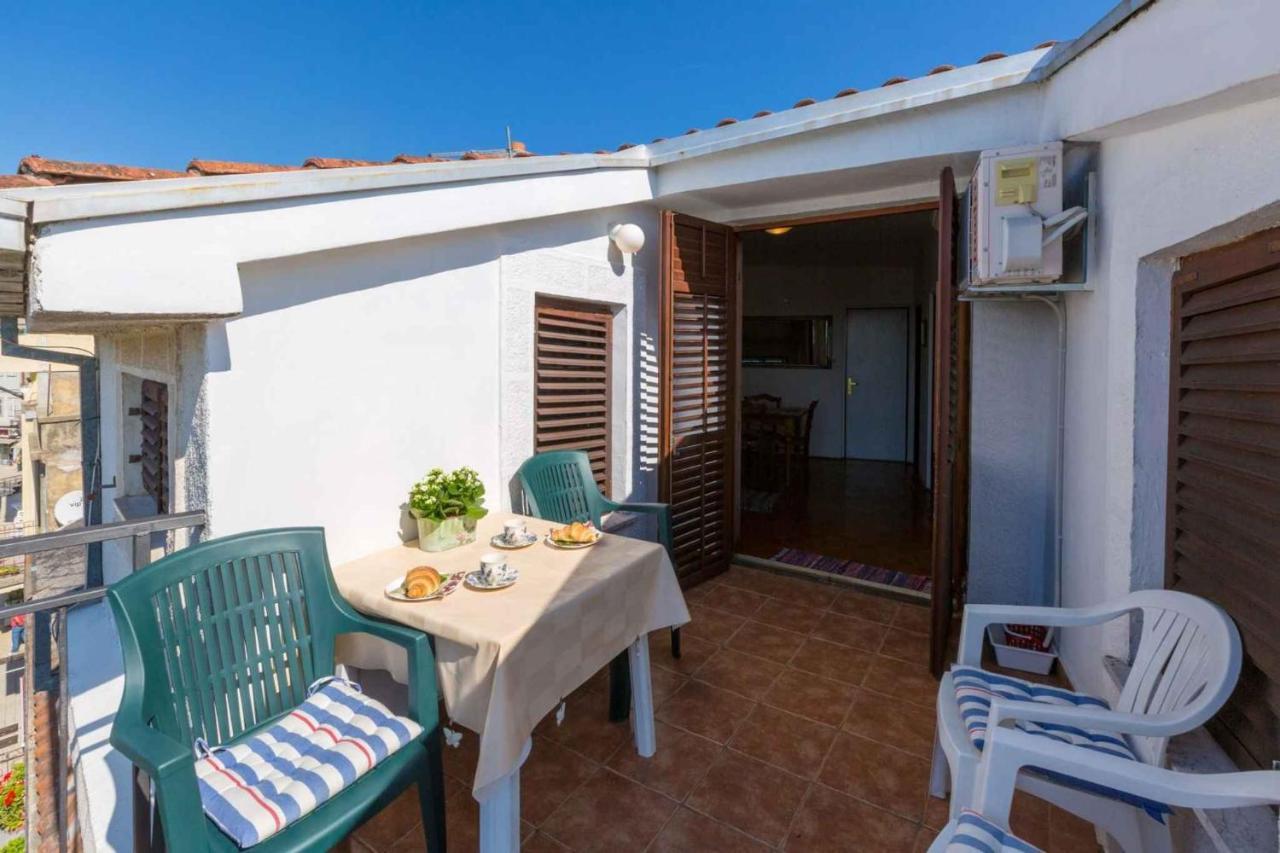 Apartment In Crikvenica 5600 Exterior foto